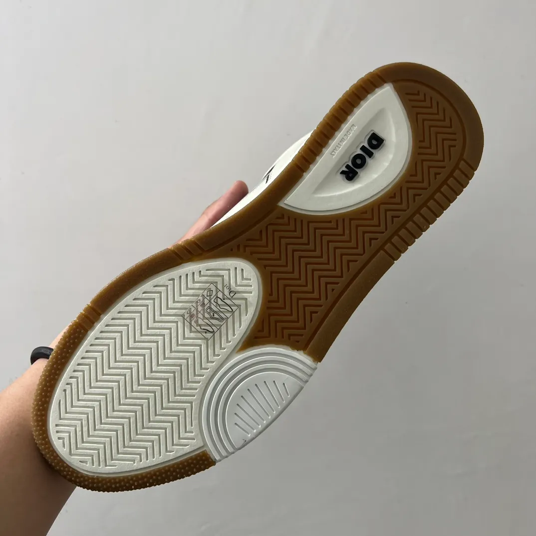 👟👟Ex-factory price 560👟👟 Men's size +10 Dior B27 series ✨2024 upgraded version purchasing agent grade ✨Super🔥sports shoes👫couple shoes. The high version 1:1 adopts oil edge lasting technology, the fabric is imported first-layer cowhide + high-tech fabric, and the inner cowhide + customized lining. TPU original engraved outsole. More than 30 colors of high-soled boots are available. Size: 35-42 for women and 38-46 for men. Bosses are welcome to compare...
